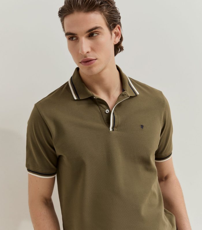 Polo regular fit em piqué de algodão