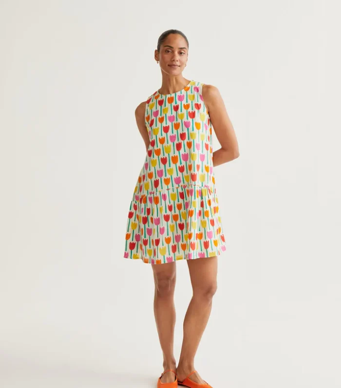 Vestido curto com estampa de tulipas