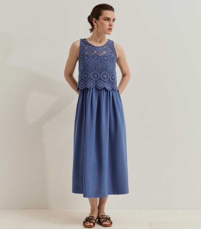 Vestido de mangas cavas com top removível