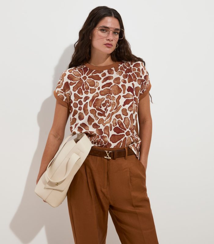 T-shirt com estampado floral