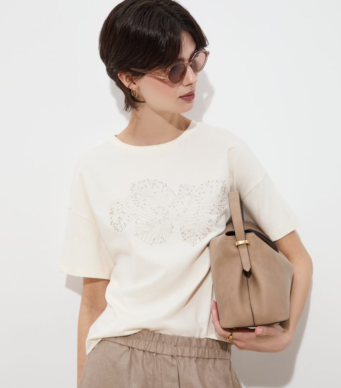 T-shirt de manga curta com bordado e lantejoulas