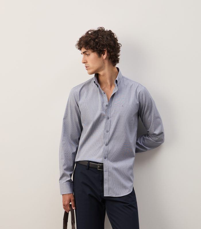 Camisa slim fit às riscas