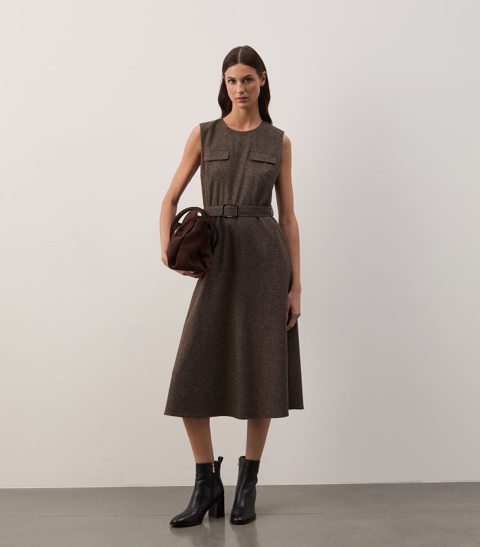 Vestido midi sem mangas